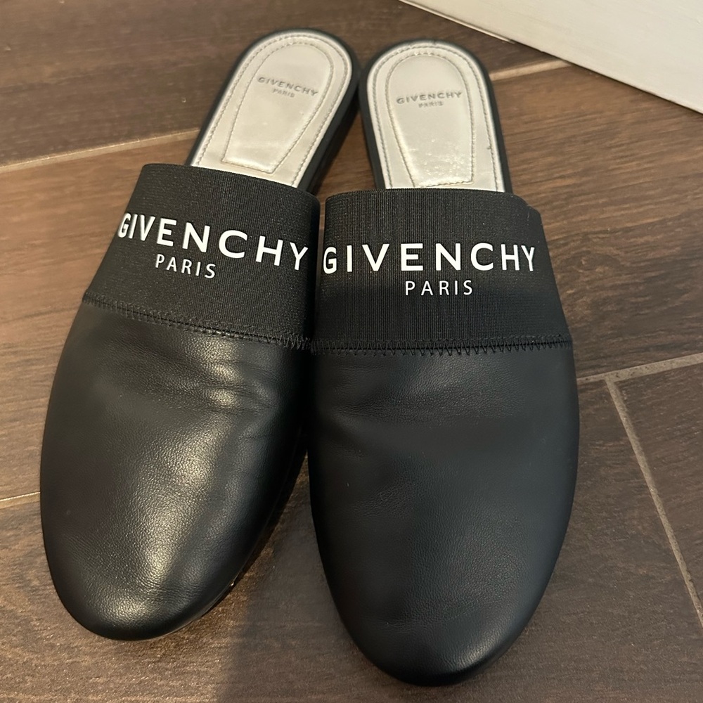 Givenchy flats